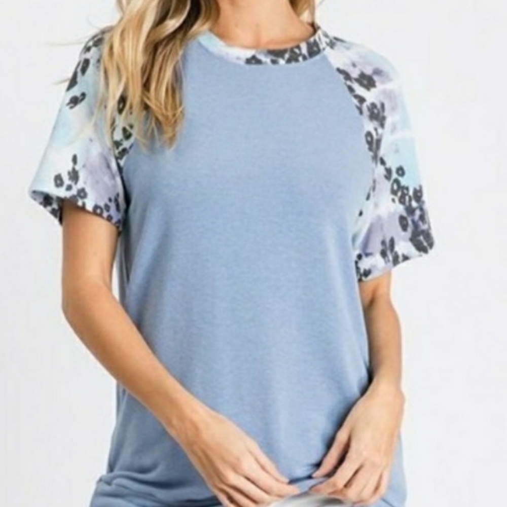 Powder Blue Color Block Short Sleeved Top - Picture 2 of 6